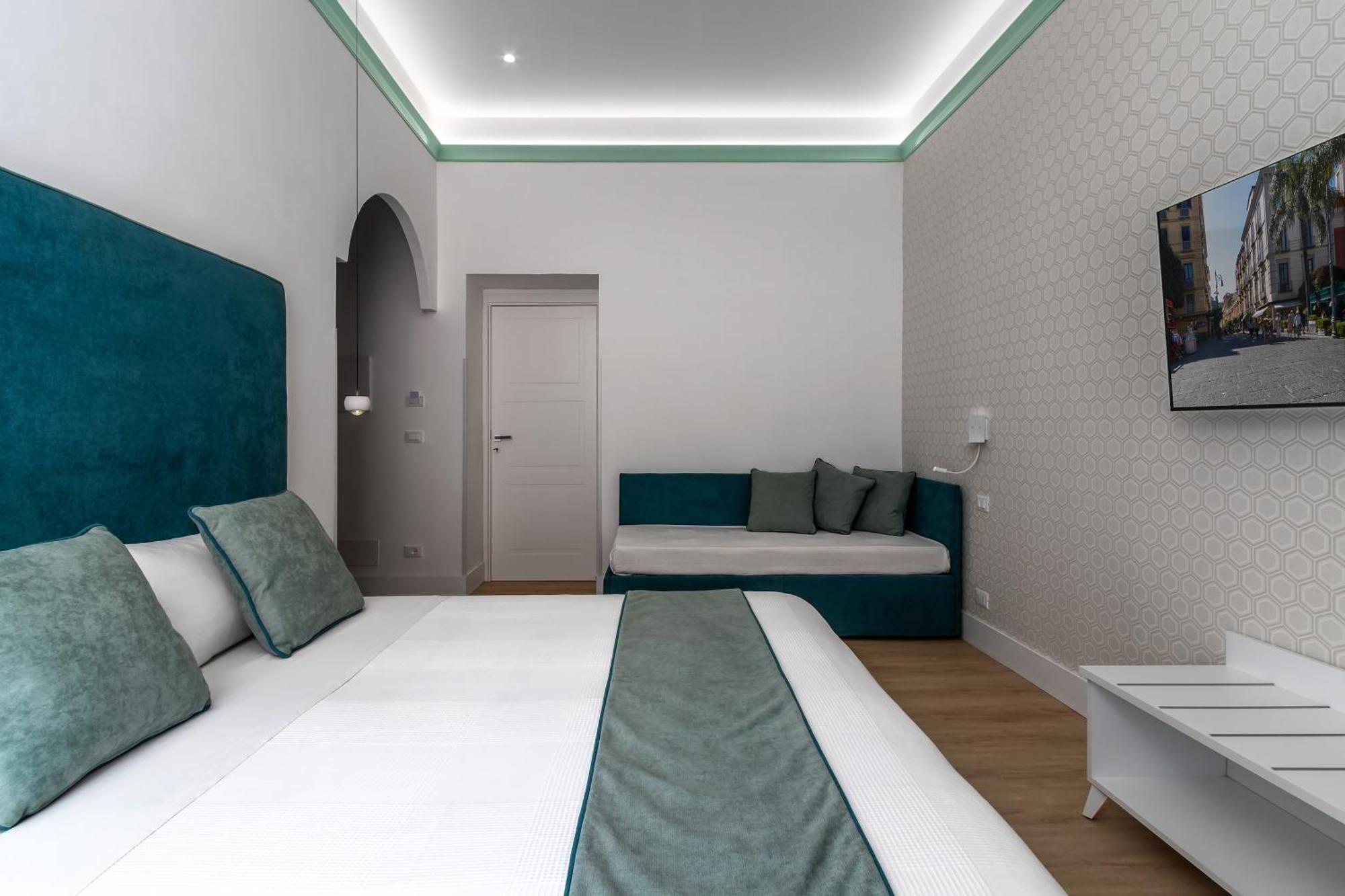 Lovelia: Sorrento Square Lovely Suite מראה חיצוני תמונה