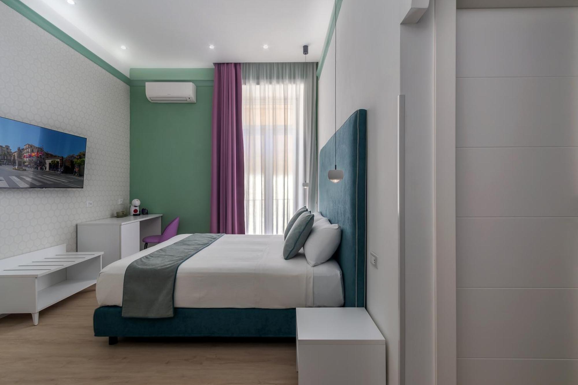 Lovelia: Sorrento Square Lovely Suite מראה חיצוני תמונה